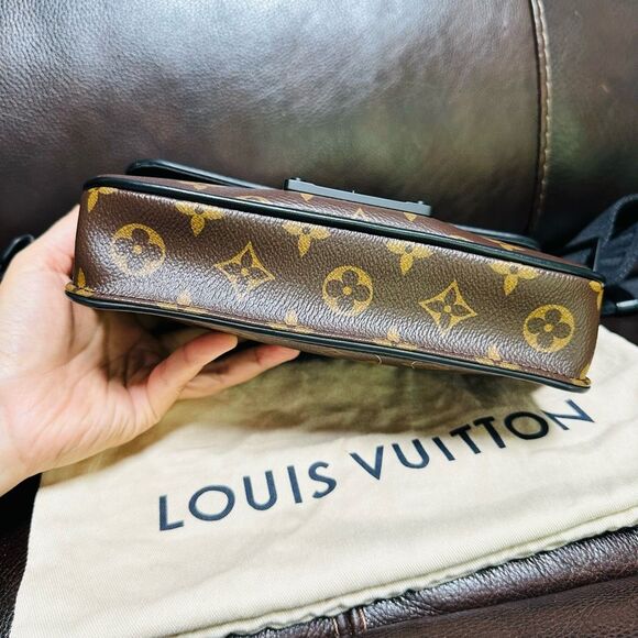 Louis Vuitton S Lock Sling Bag - Picture 7 of 16